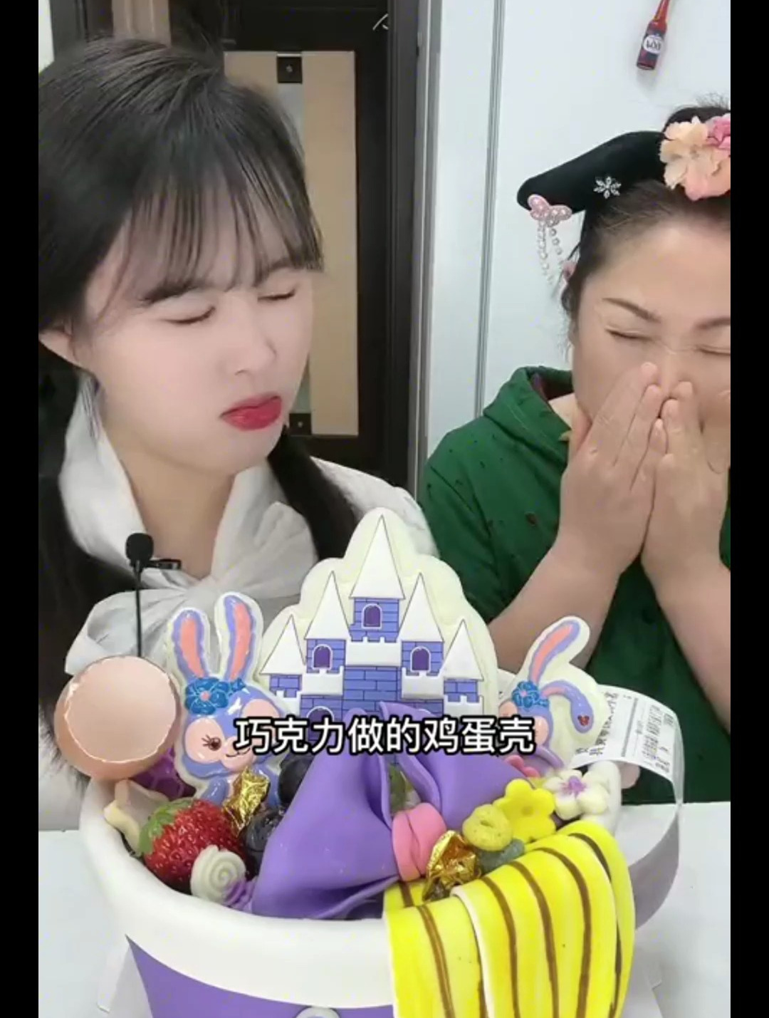 好久没吃垃圾桶蛋糕啦 有知道这只小兔子叫什么的吗