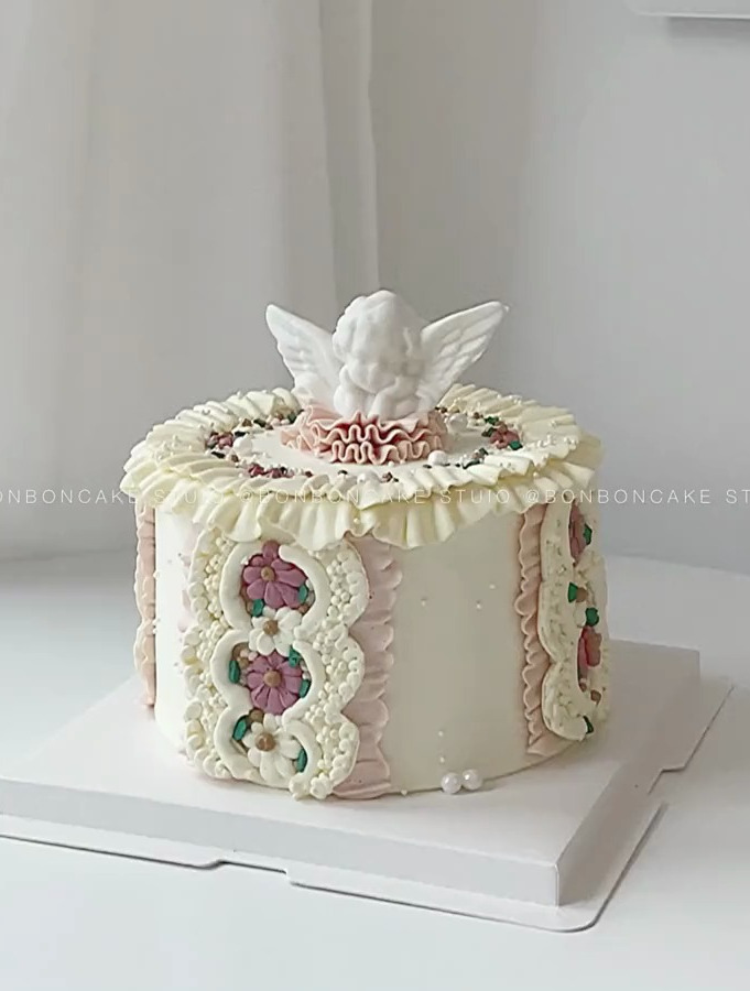 沉浸式做蛋糕 _ 复古刺绣小天使 [gf]1f96e[/gf]祝大家中秋节快乐呀