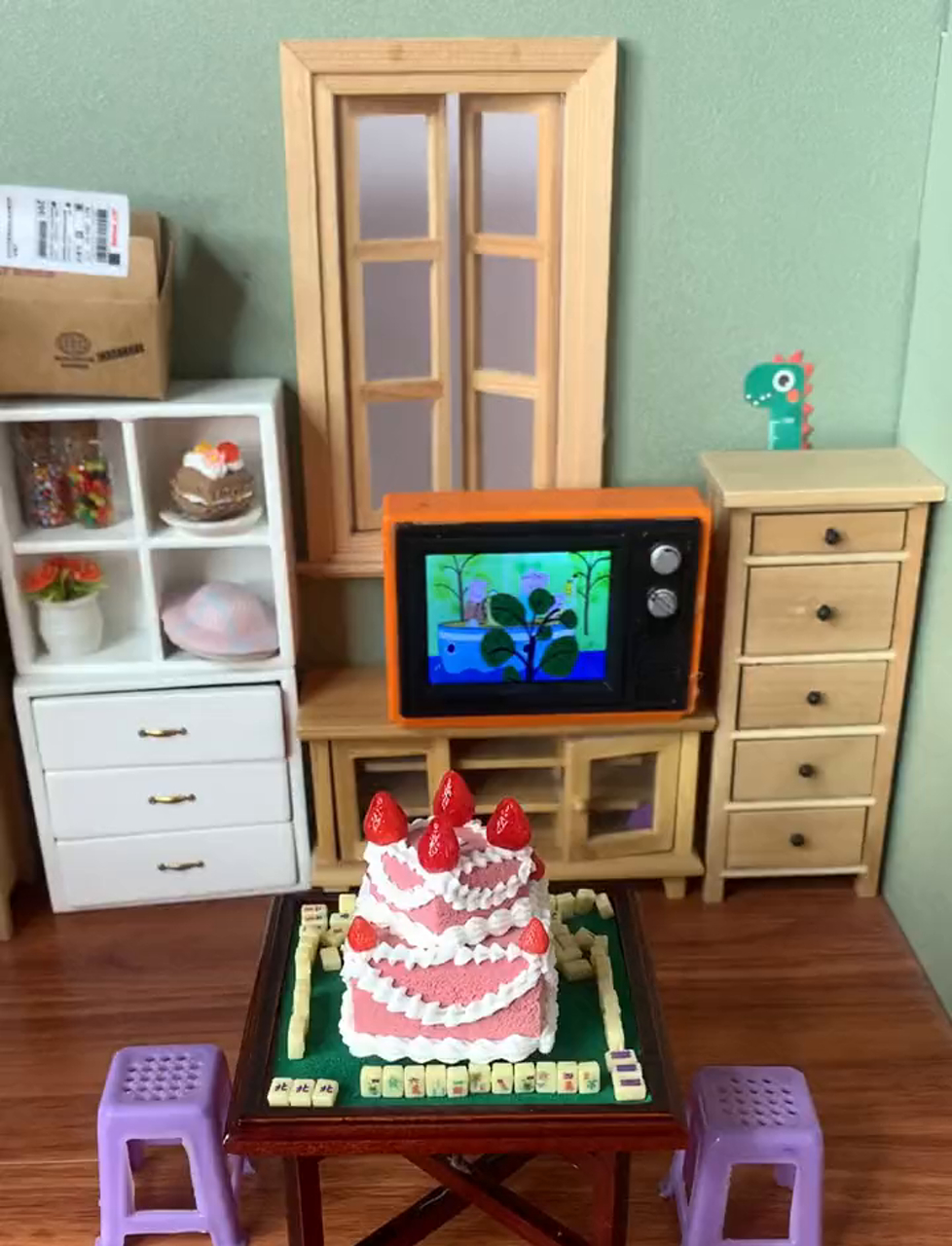 超迷你版草莓双层生日蛋糕,小巧又可爱!