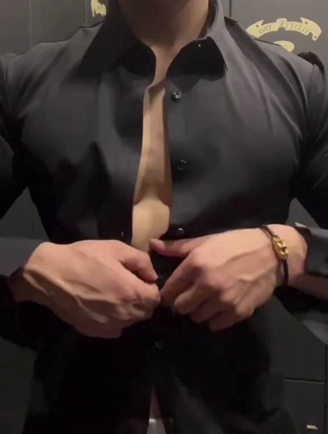 禁欲系腹肌人鱼线