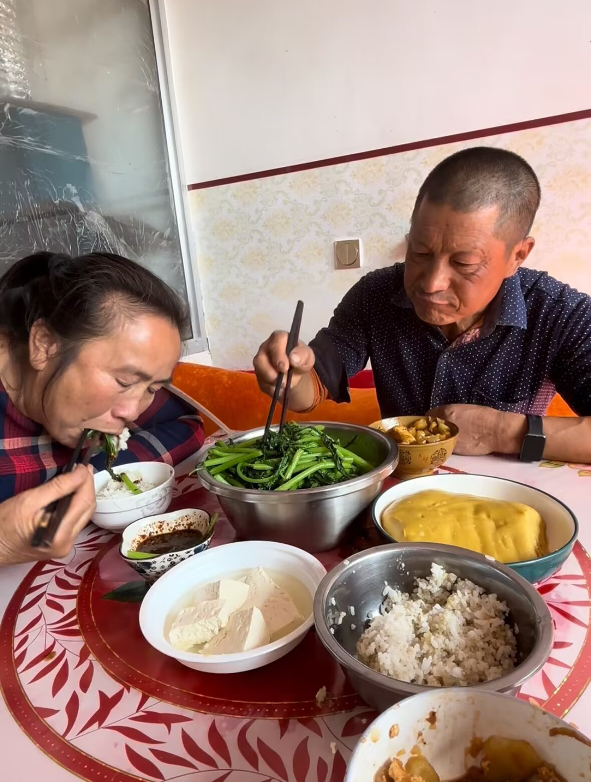 老爸拉回一车啥蔬菜?连人带鸡的粮食都有了,最强“捡漏王”