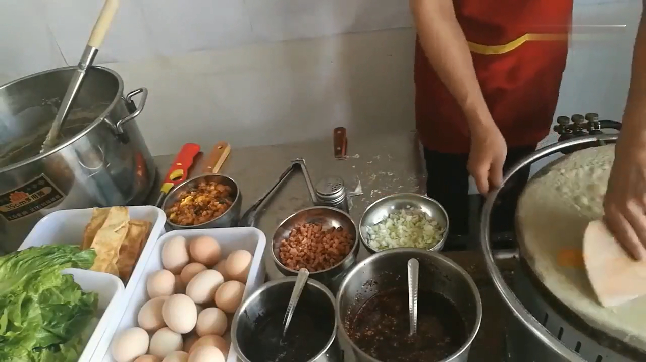 山东沂蒙彩色果蔬家常煎饼怎么做杂粮煎饼怎么做才脆的完整视频