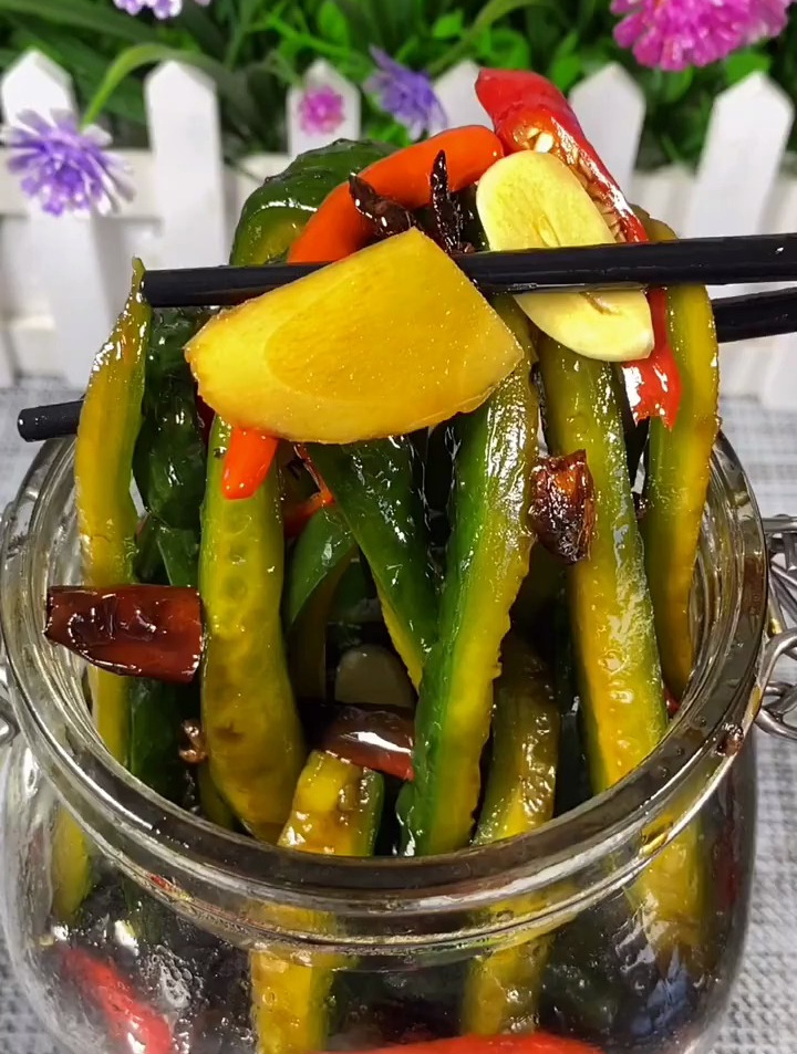 腌黄瓜的方法 配方比例照做就好吃,腌黄瓜咸菜爽口开胃!