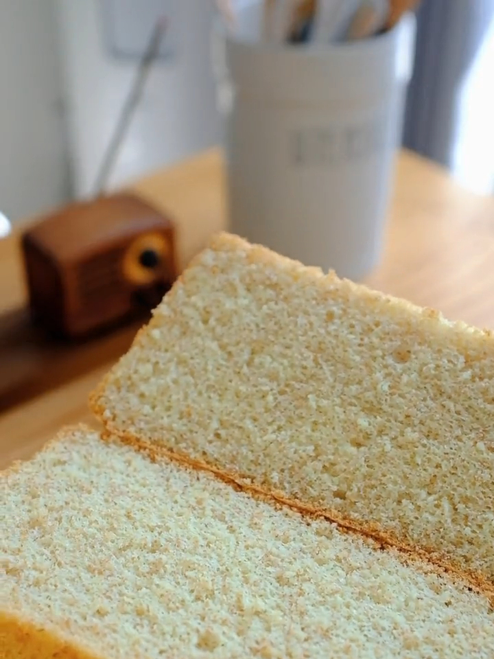 你们要的全麦蛋糕蜂蜜的加入柔和了全麦带来的粗糙感