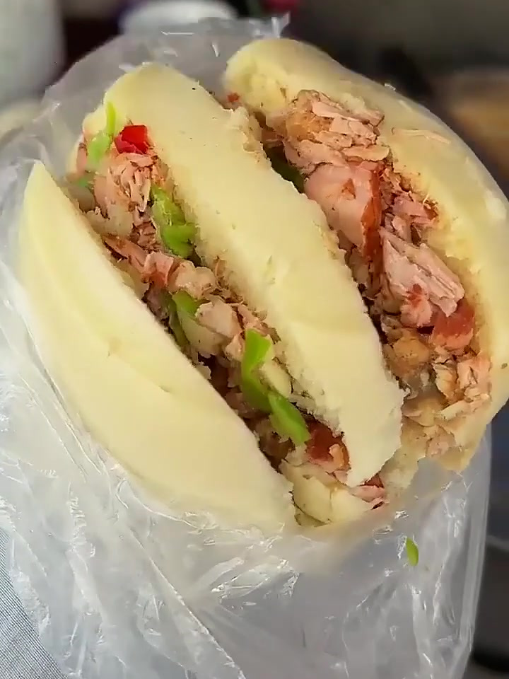 山西街头偶遇双层肉夹馍,一口下去全是肉