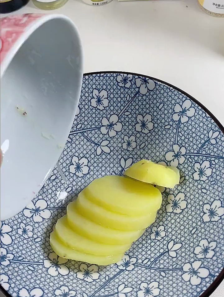 宝宝辅食早餐试试这个奶香土豆饼,做法简单,奶香浓郁,宝宝爱吃