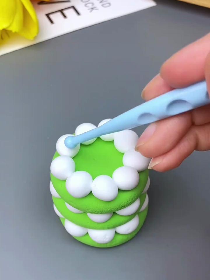 教你做粘土小蛋糕,简单又好看!快和孩子试试吧 幼儿园亲子手工