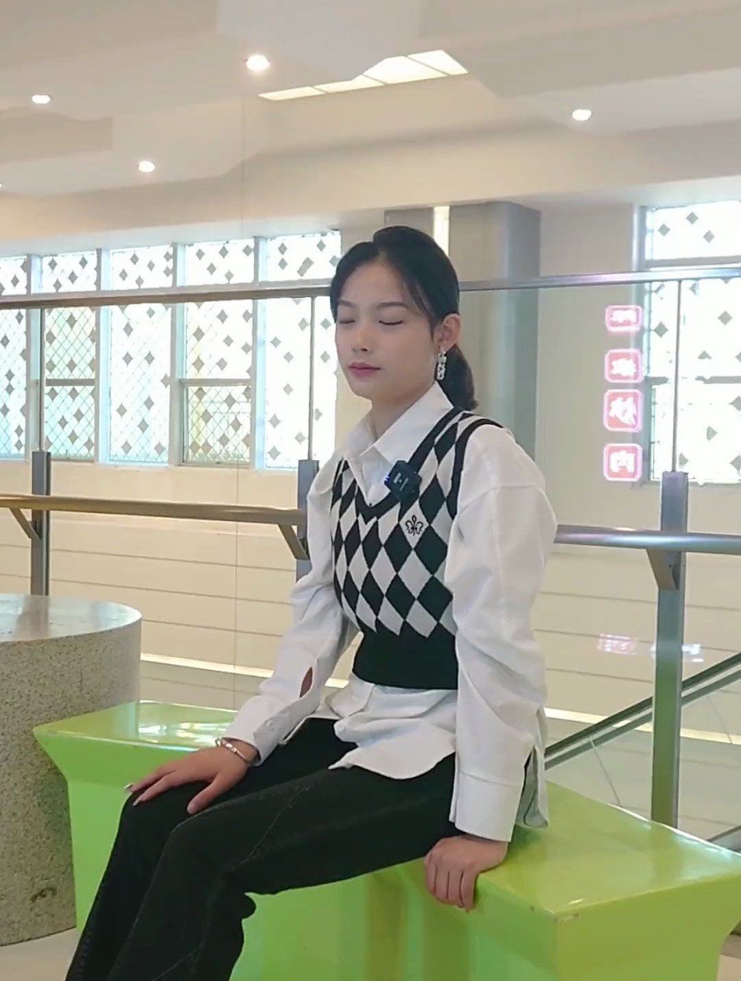 平顶山这家藏在商场6楼的网红小酥肉,20就管给妹子安排的可得劲