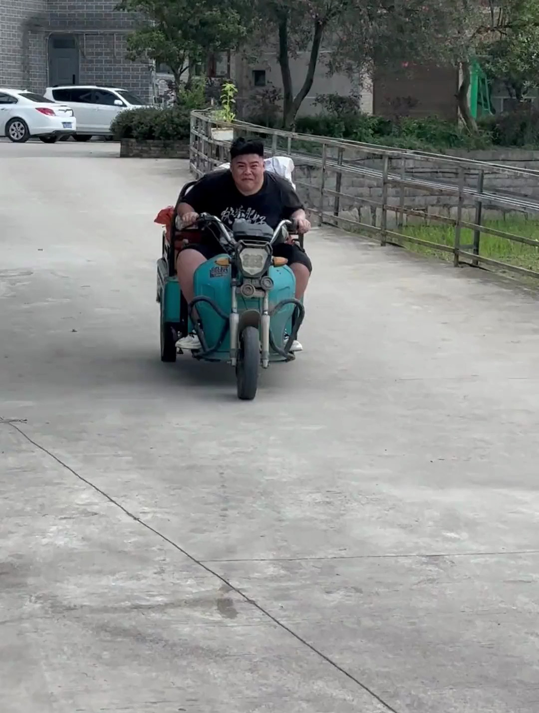 20永不空军的钓鱼佬今天怎么把自己变成肥鲶鱼了