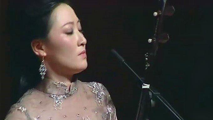 [图]二胡大师王一婧演奏《引子与回旋随想曲》,音色悦耳动听