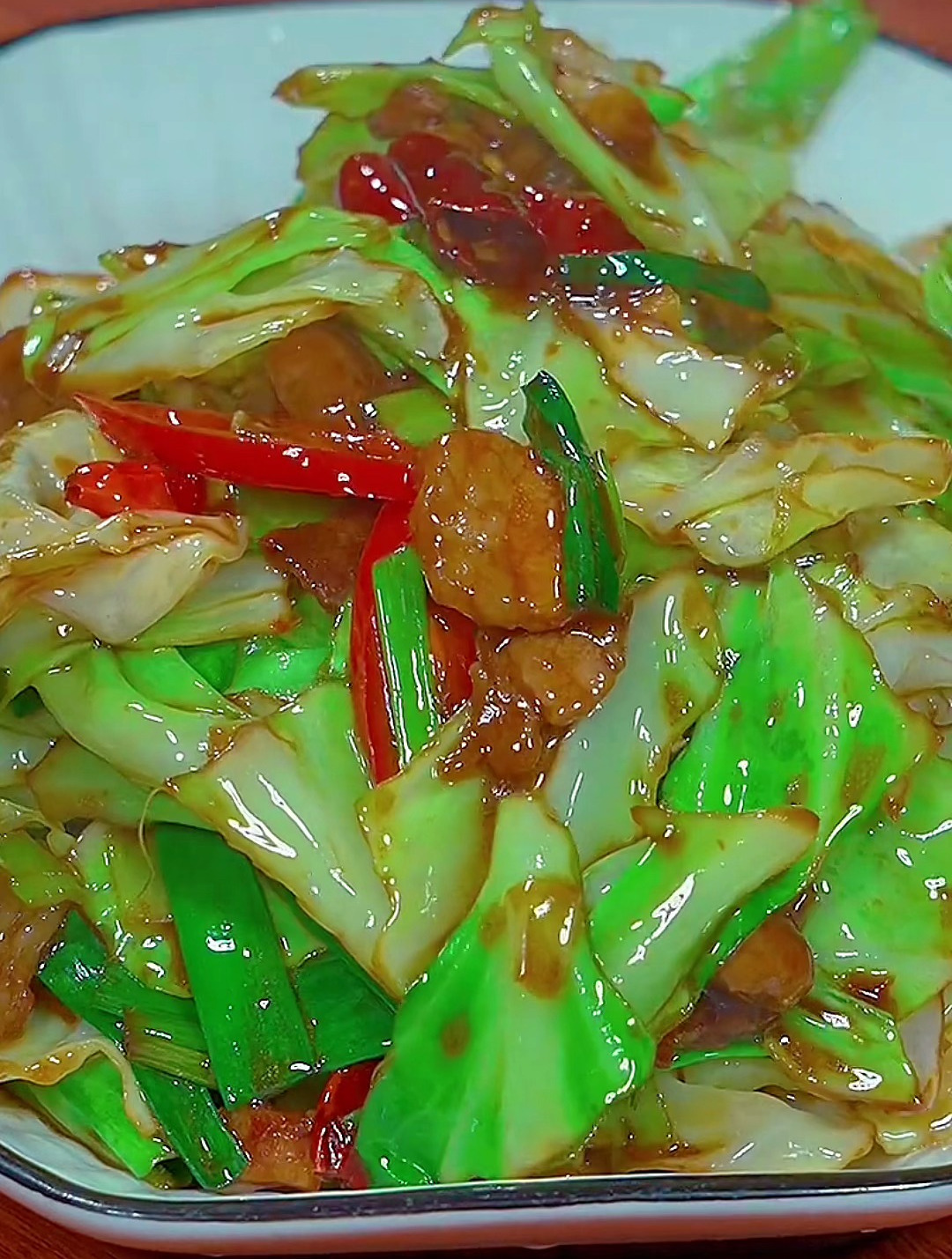 手撕包菜这样做真的太香太好吃了,你也赶快试试吧