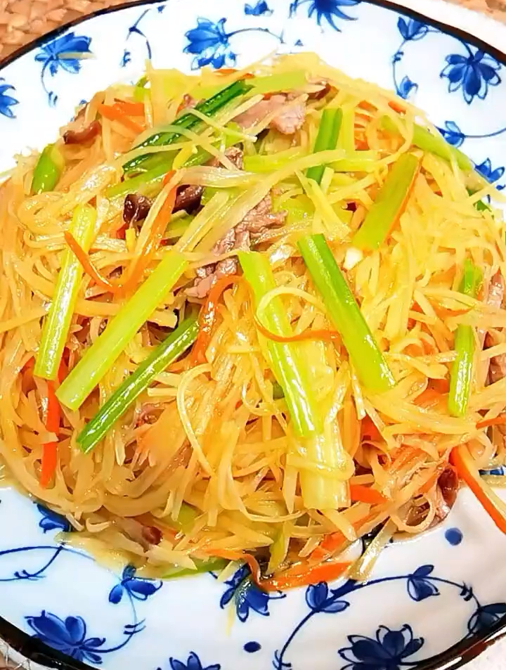 香芹土豆炒肉丝~我心中的永远的神