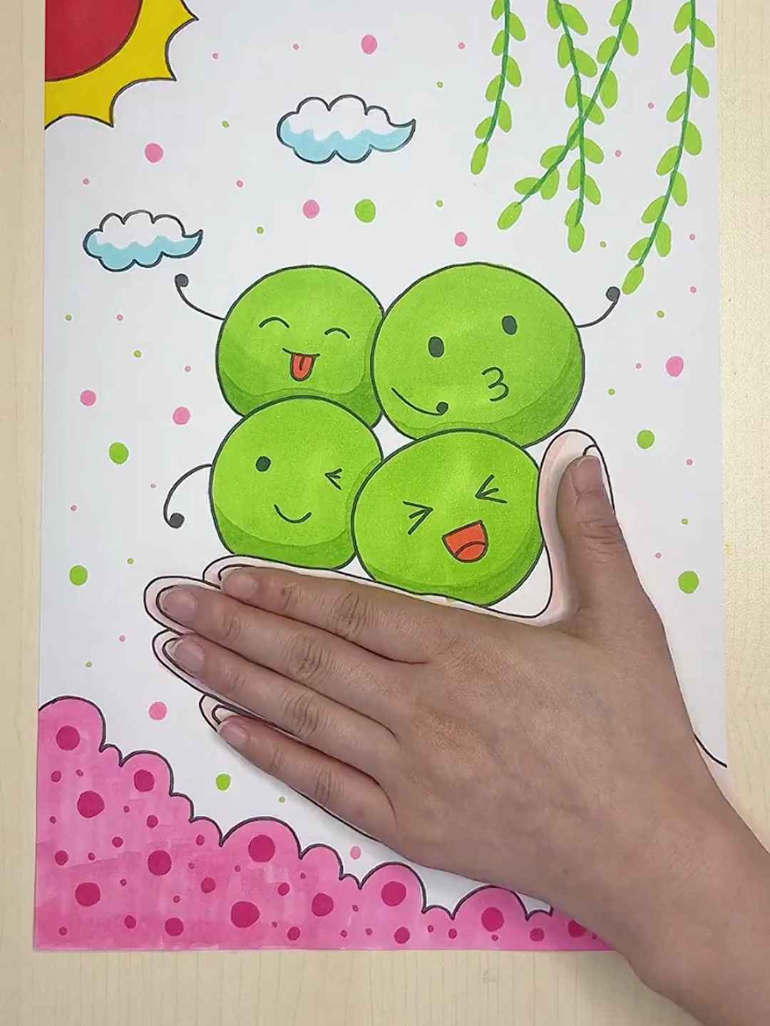 用手掌画一幅超简单的清明节主题手抄报,青团好可爱