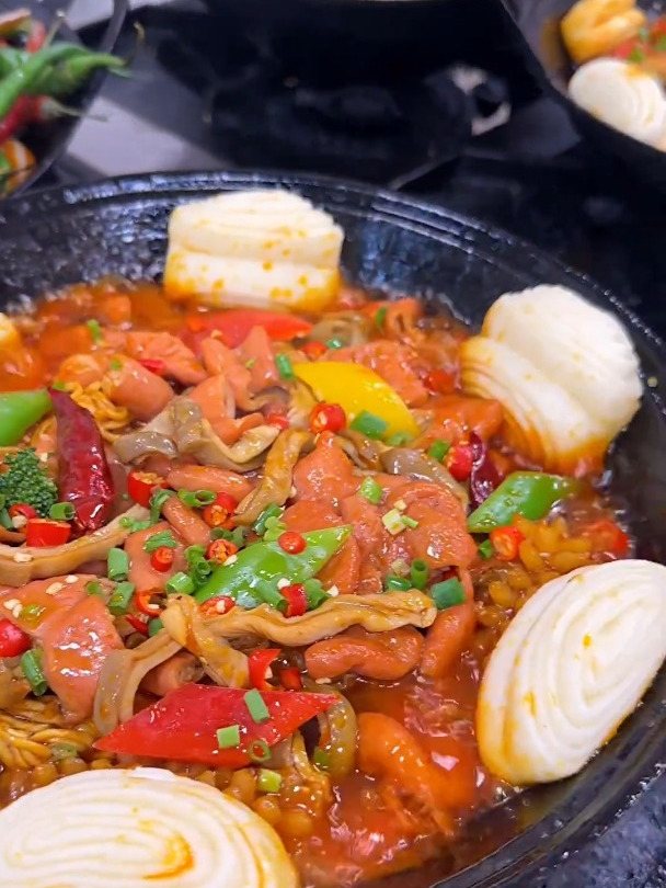 招牌特色小地锅,六种口味,三十多种菜品,你哪里有吗?