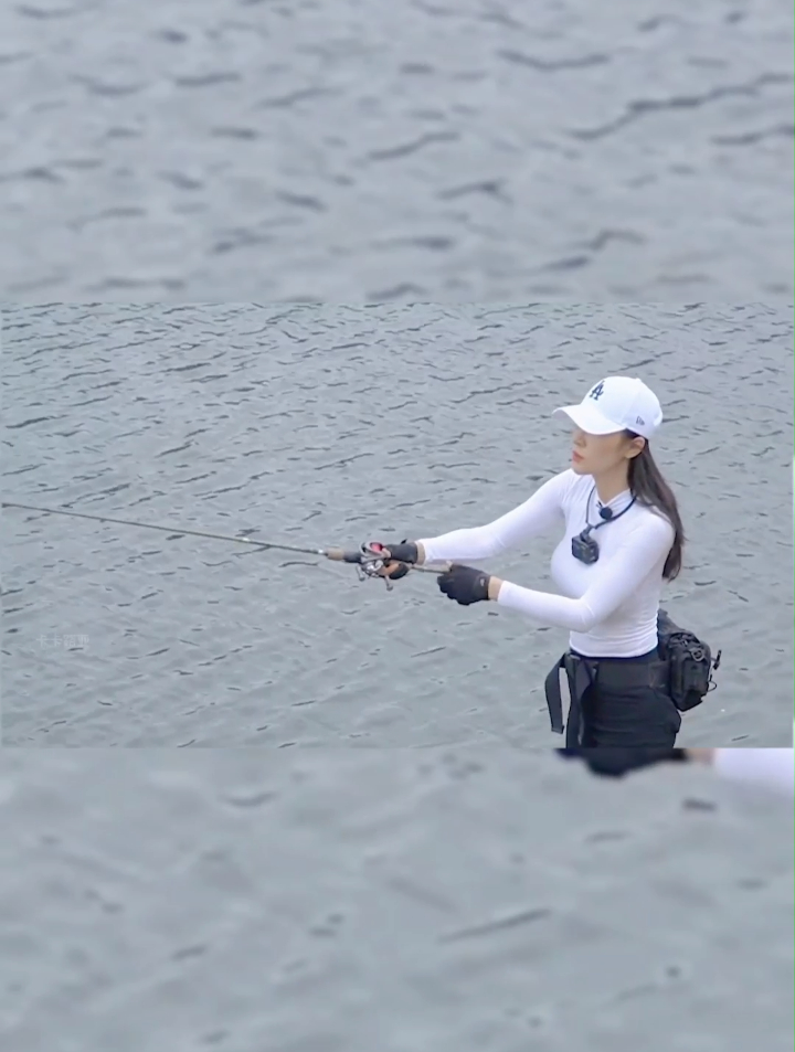 韩国路亚女钓手安贞恩,女神背影杀路亚水滴轮抛投集锦