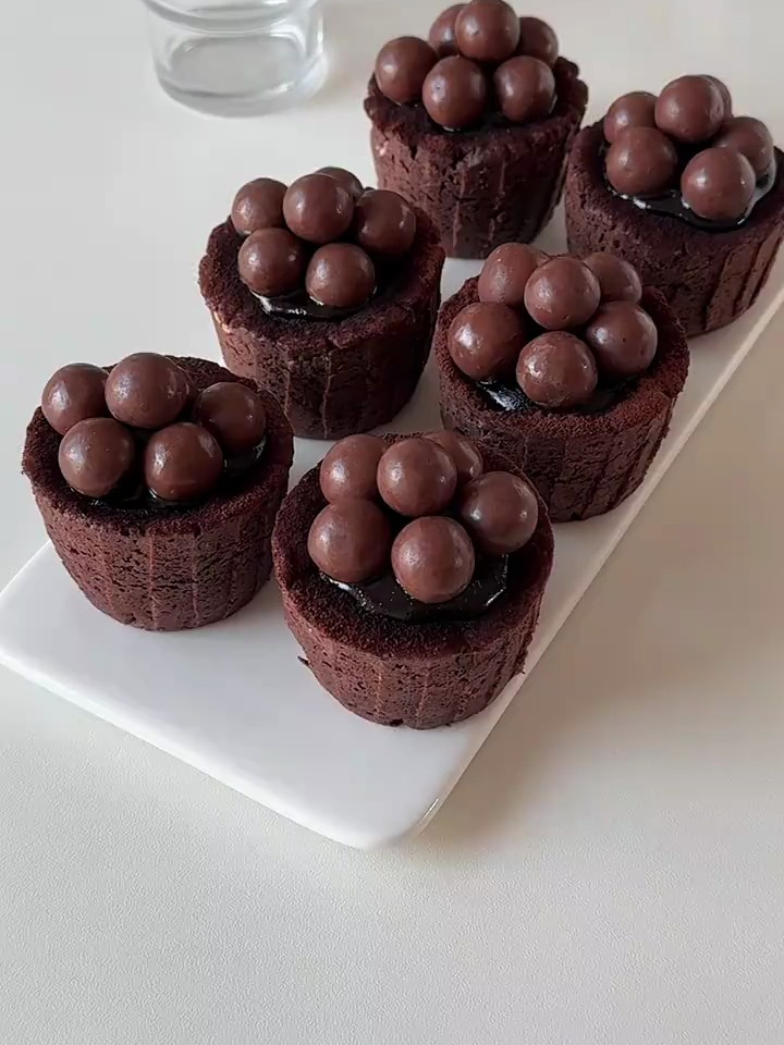 超浓郁巧克力奶酪杯蛋糕,一口爆浆绝了啊!