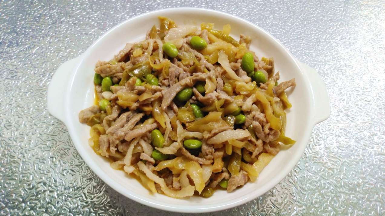 《榨菜毛豆炒肉丝》的烧制流程(普通话版+文字简介)