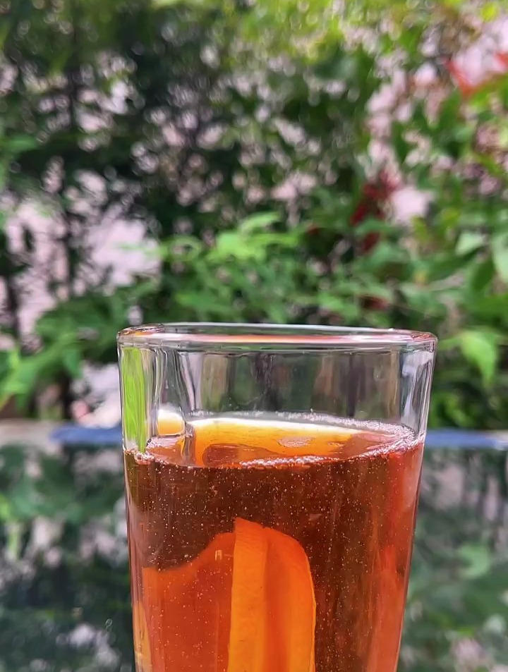 一瓶冰红茶怎么喝出四种饮料?