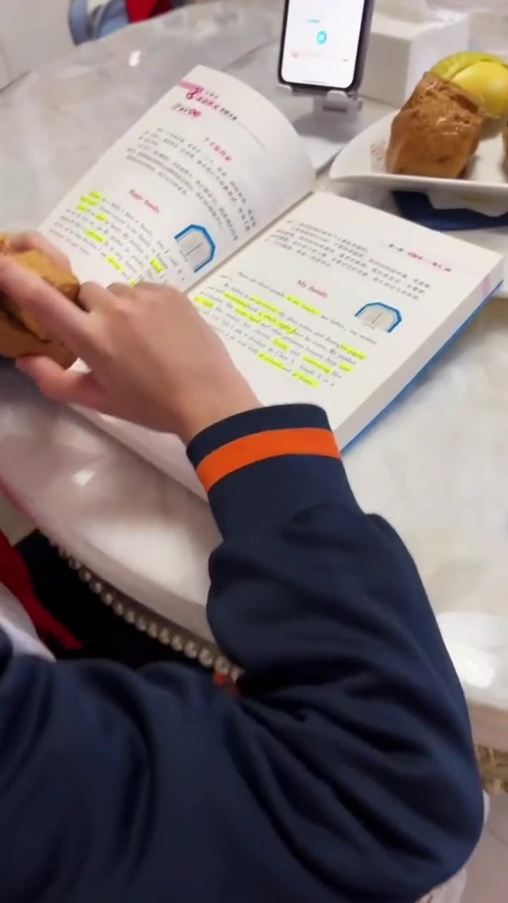 给孩子准备一套优秀英语作文,有音频,有范文,有翻译,有词汇!