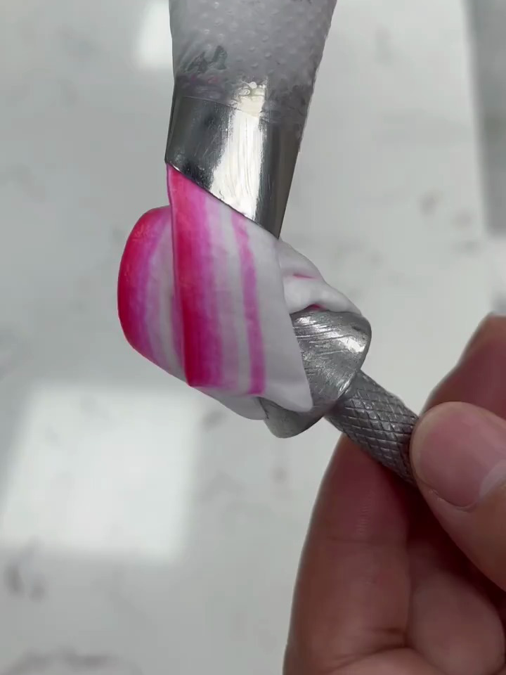 裱花嘴018|语音讲解旋转玫瑰的挤法