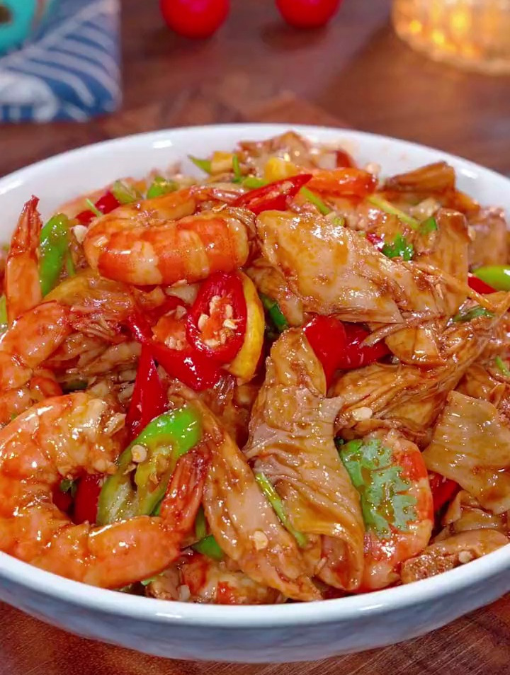 天气炎热不想吃饭,就试试这道经济实惠的柠檬手撕鸡