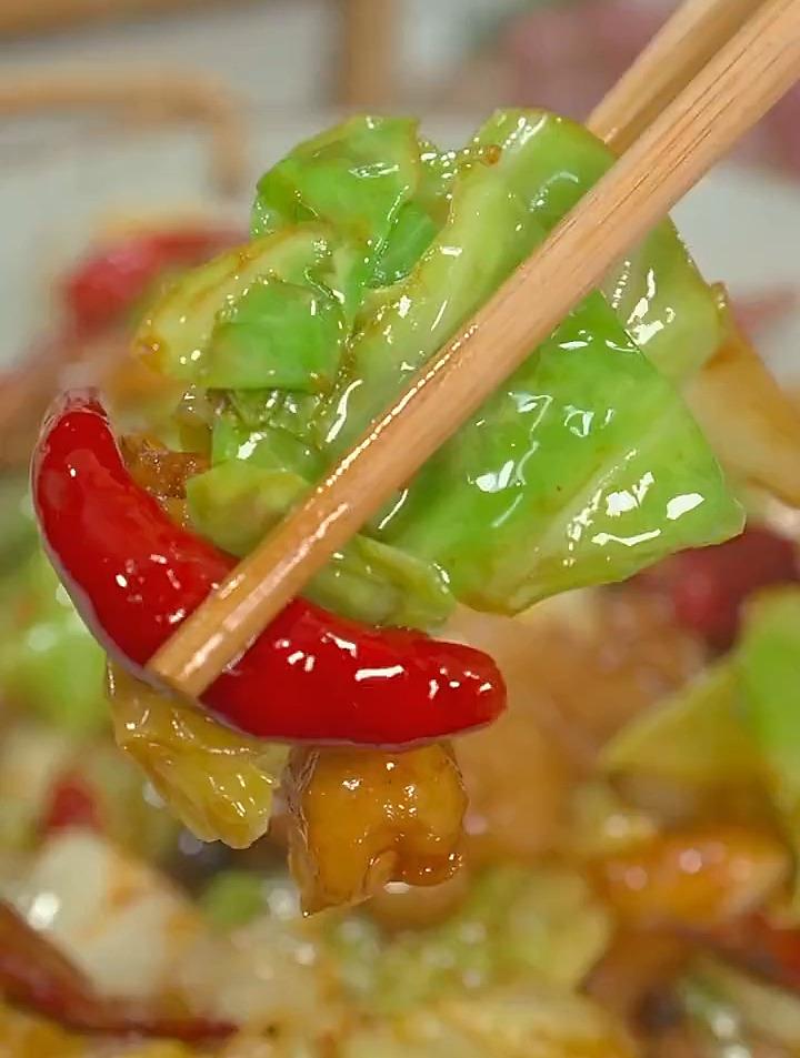 3. 万万没想到,原来包菜还可以那么下饭 干锅包菜 手撕包菜