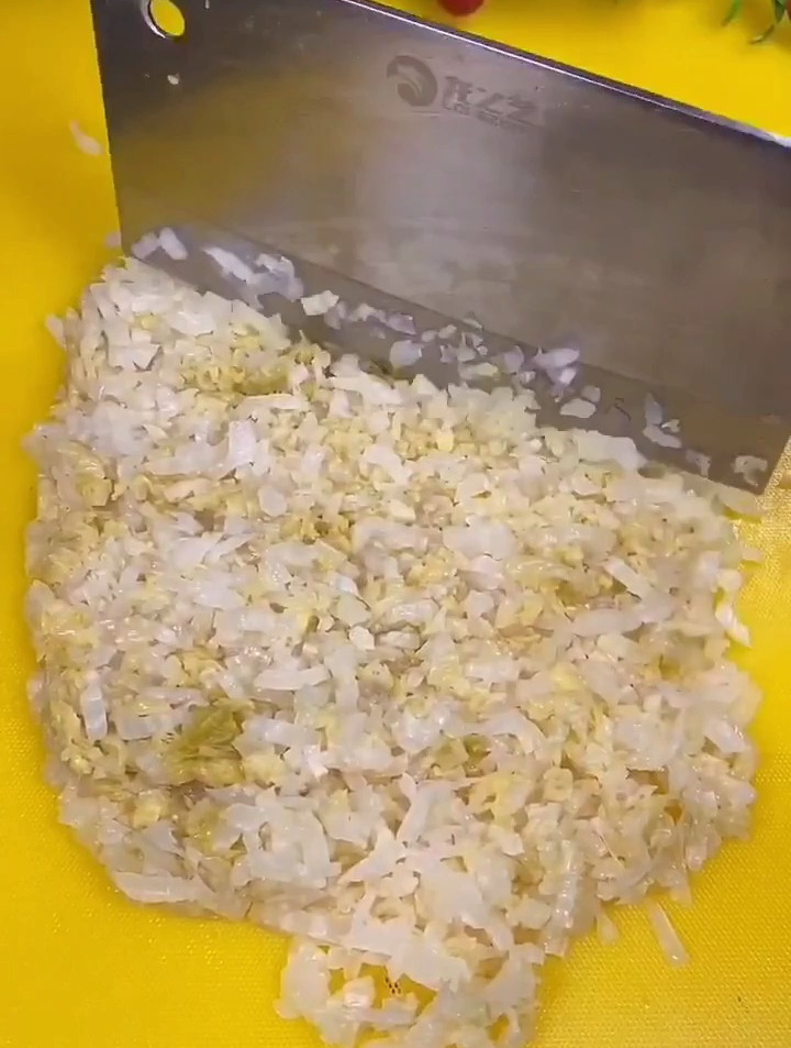 猪肉酸菜水饺调法!