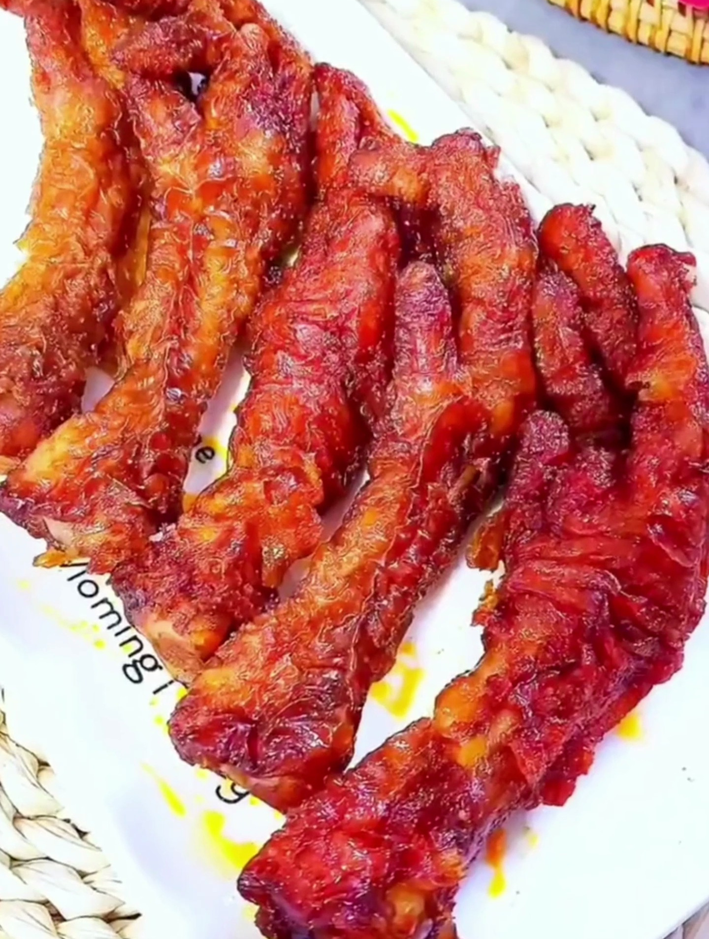 快过年了,爱吃零食的,可以试试这款虎皮鸡爪