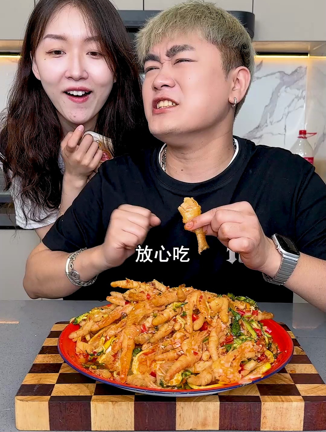 柠檬无骨鸡爪 你的女朋友被养胖了吗?