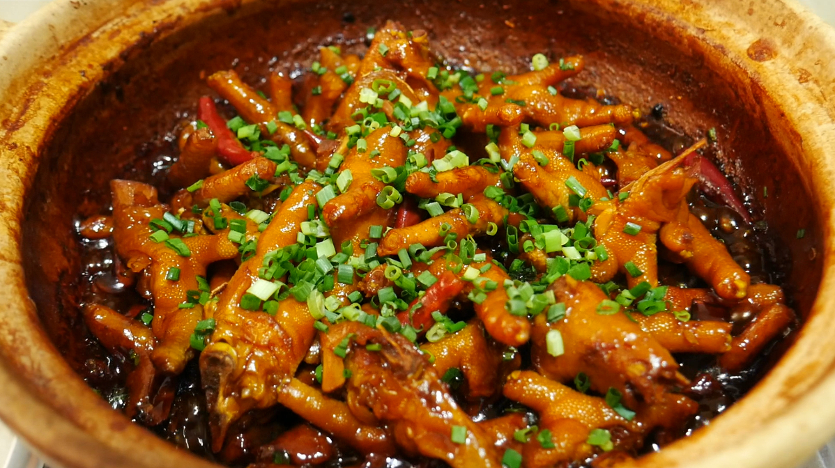 这才是鸡爪最好吃的做法,软烂脱骨,香辣入味,一口一个真过瘾