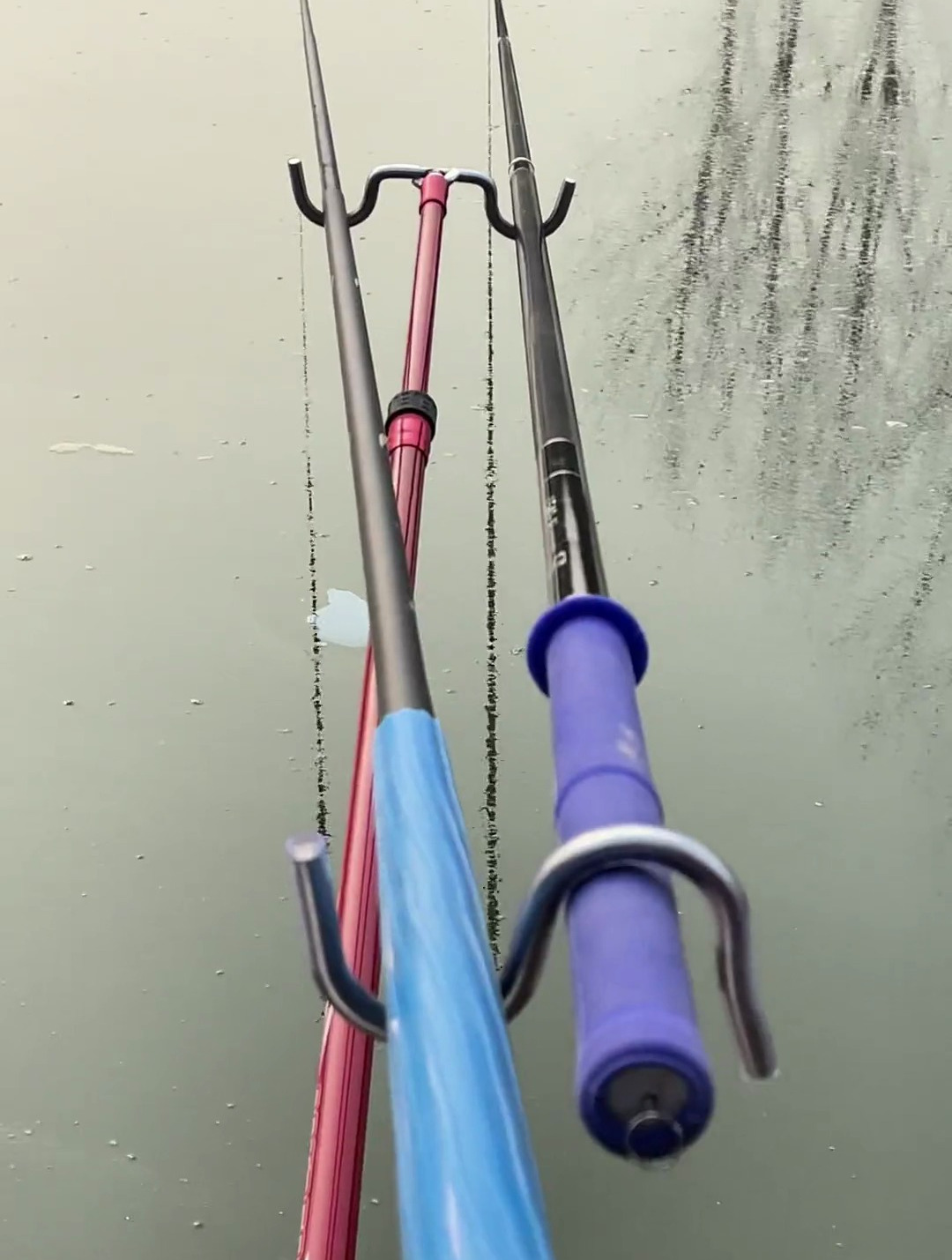 钓鱼用双竿提高鱼获量!双竿支架架两支竿真的很方便