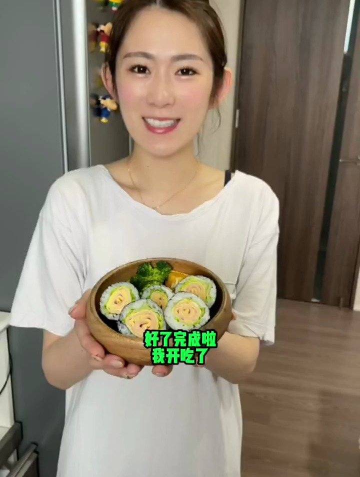 日本女生的春日寿司卷 日本女生 美食 寿司
