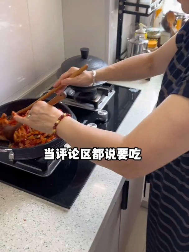 米村同款香辣鱿鱼拌饭婆婆给安排上啦!香!香!香!