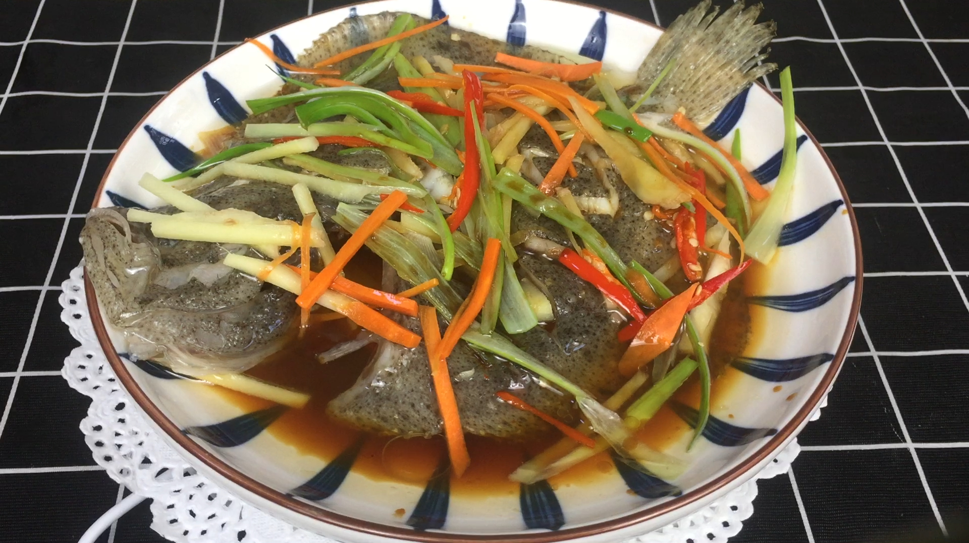 清蒸多宝鱼这样做,保持肉质的鲜美,健康好吃正宗做法