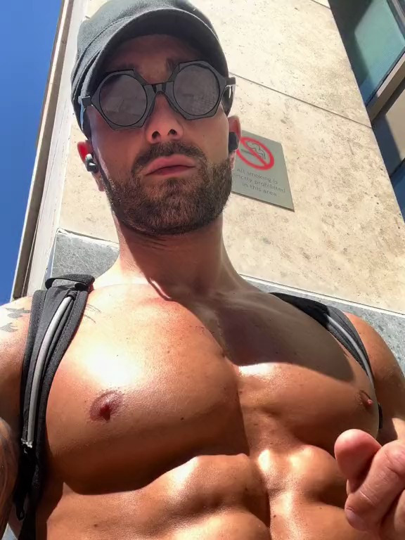 帅哥的腹肌真棒 肌肉男