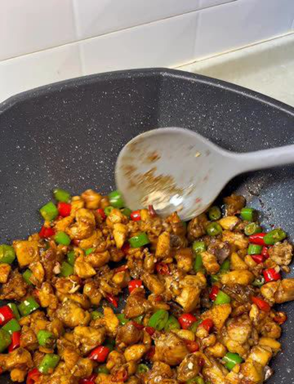 家常炒鸡块,香喷喷的下饭菜!