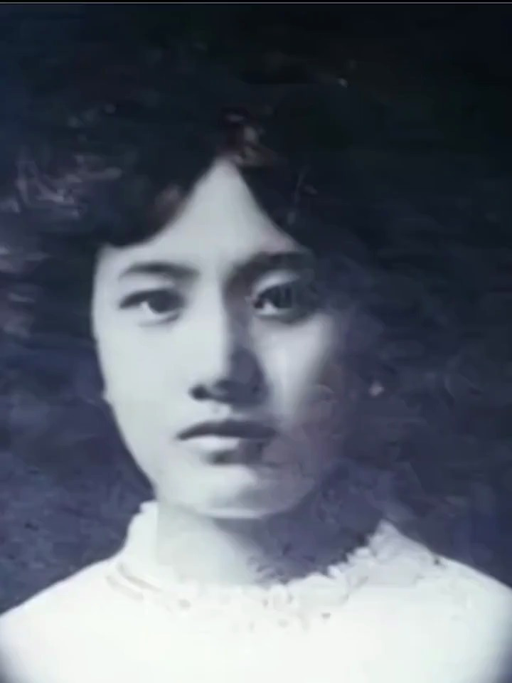 1935年杜月笙去锦江川菜馆吃饭这菜馆有个规定不管谁来都得排队