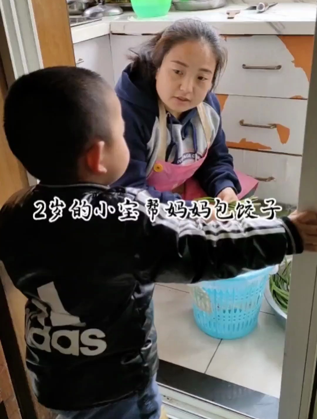 今天给孩子们包了韭菜大肉馅的饺子
