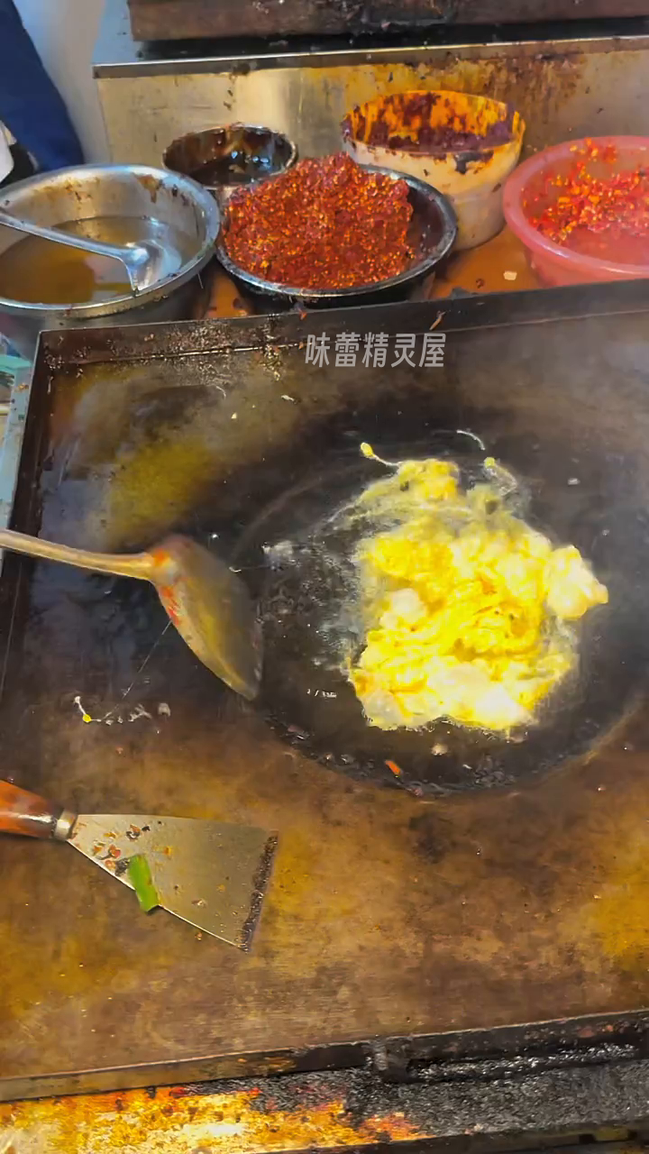 贵阳街边19元的鸡蛋肉丁盖饭,满满一大碗,超下饭!