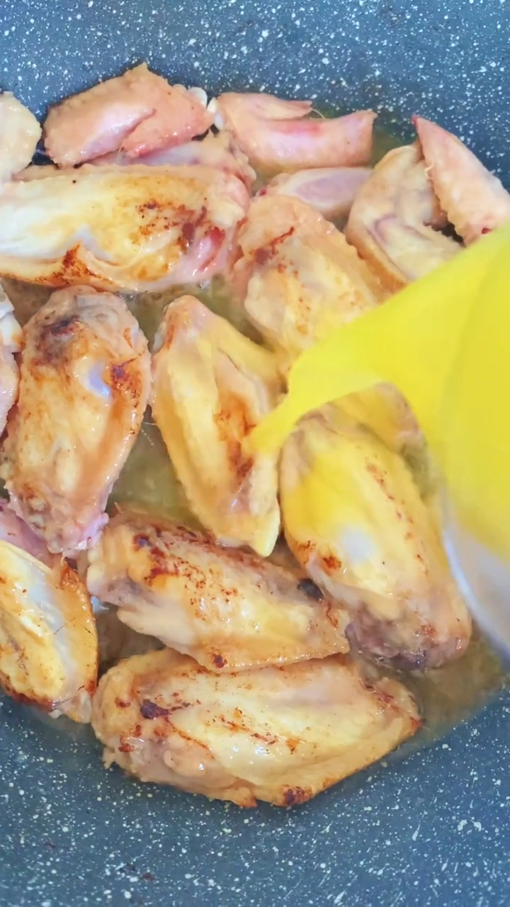 别光可乐鸡翅了,快试试芬达鸡翅