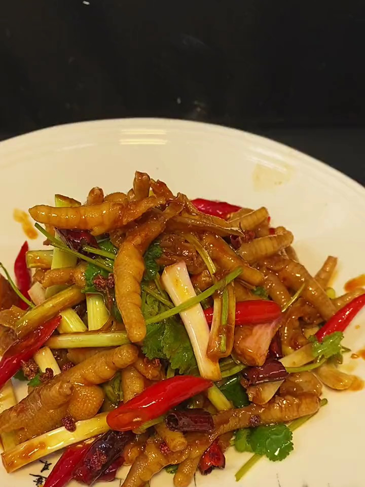 今天吃绝味拌鸡爪