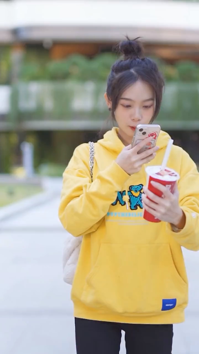 你们的闺蜜也不回微信的吗?