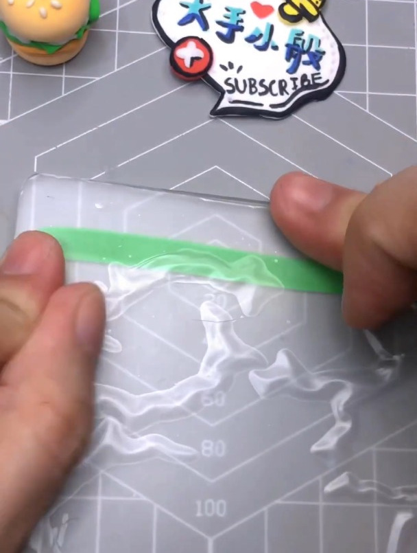 一起用黏土制作小汉堡包吧!