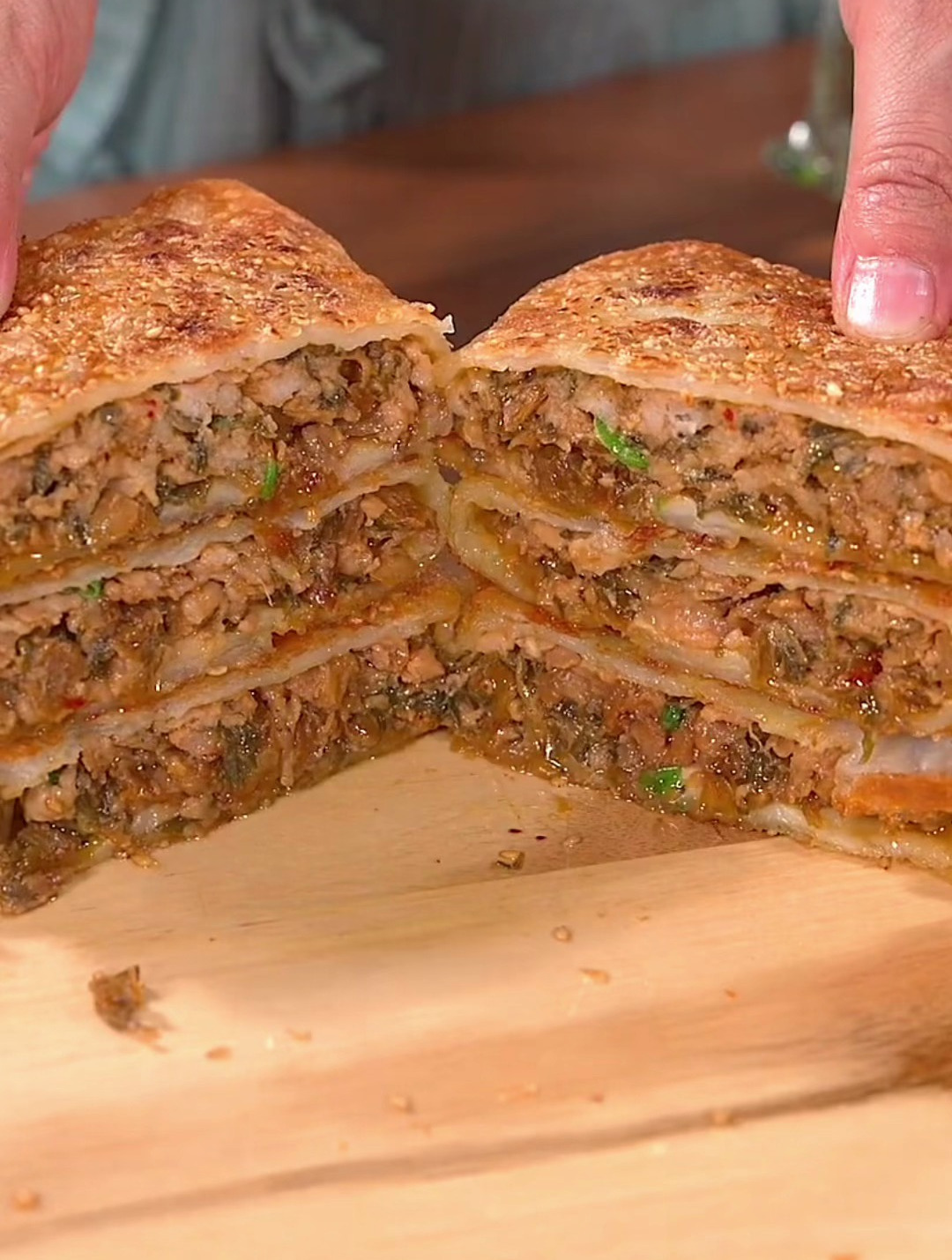 不知道吃什么就来个梅菜干肉饼吧,真的好香呀