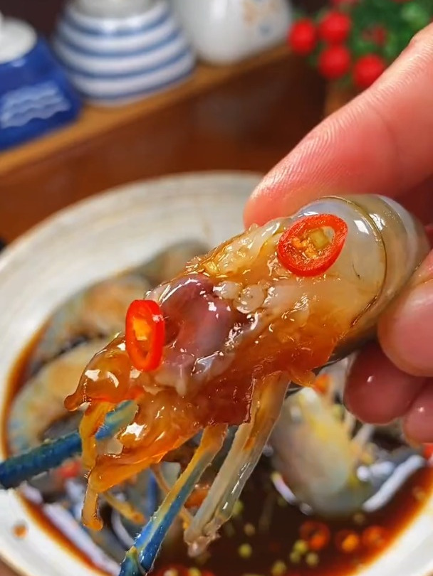吃一次就爱上的捞汁鲜虾