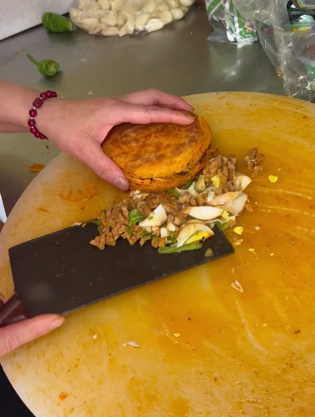 山西特色美食之稷山油酥饼。简直不要太好吃