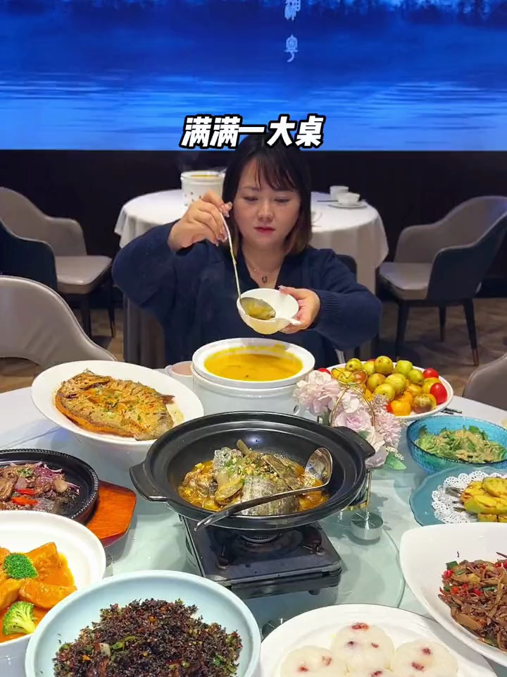 只要200多可以吃到原来900多的波士顿龙虾大餐