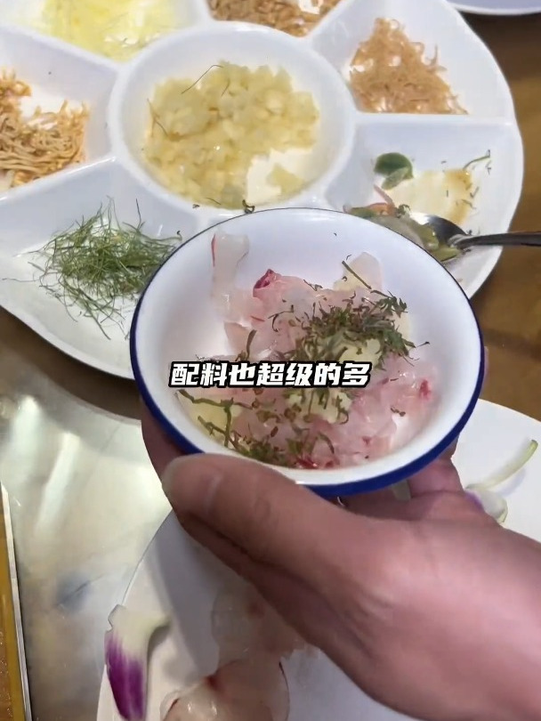 告诉老默今晚我要吃鱼生就是这家华源宴正宗龙川鱼生