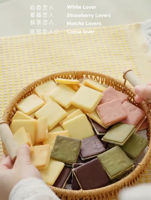 白色恋人巧克力夹心饼干,自制也很简单!