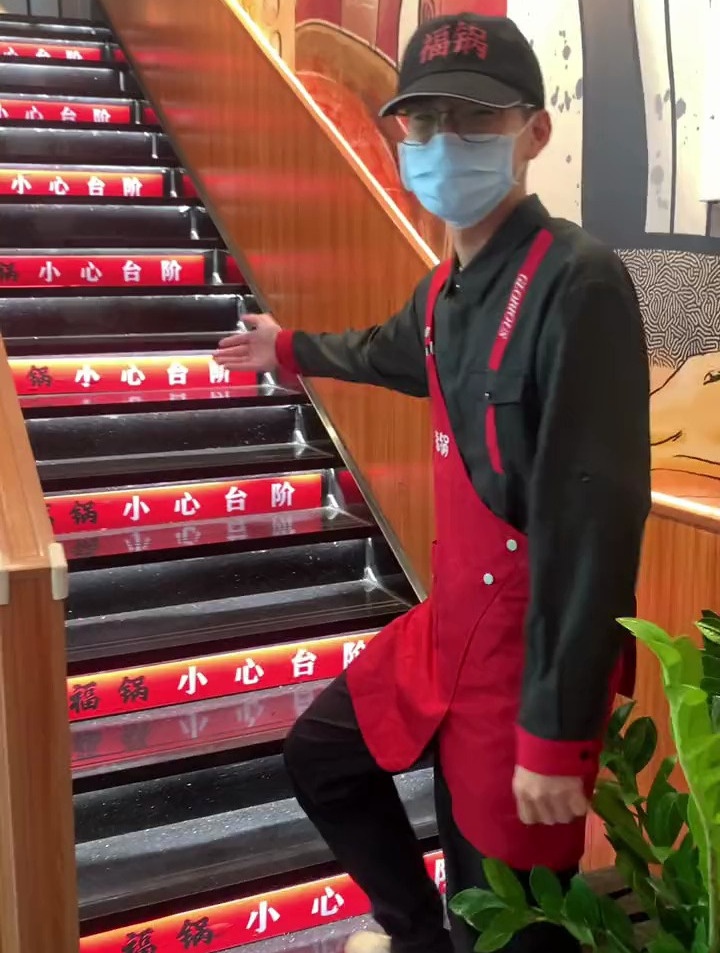 这家番鸭汤火锅还挺特别